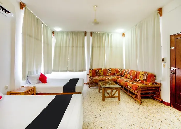 Adelita, Hotel